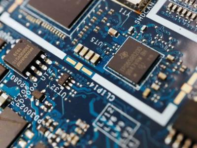 Trump quiere eliminar límites de Biden a exportación de chips de IA