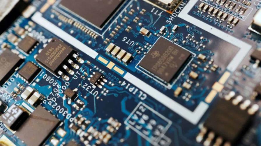 Gobierno de Trump planea rescindir restricciones de Biden a la exportación de chips de IA Gobierno de Trump planea rescindir restricciones de Biden a la exportación de chips de IA