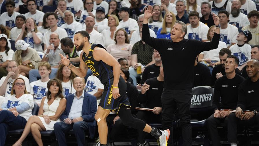Warriors descartan a Curry al menos una semana ante Minnesota por distensión muscular Warriors descartan a Curry al menos una semana ante Minnesota por distensión muscular