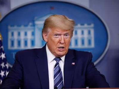 Trump insta al Supremo revocar estatus legal a cientos de inmigrantes