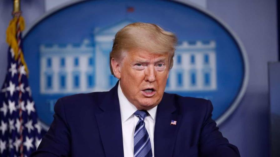Trump insta al Supremo a revocar el estatus legal de cientos de inmigrantes en EE. UU. Trump insta al Supremo a revocar el estatus legal de cientos de inmigrantes en EE. UU.