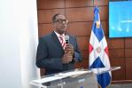 Juramentan a Agustín Burgos como el nuevo director ejecutivo del Idoppril