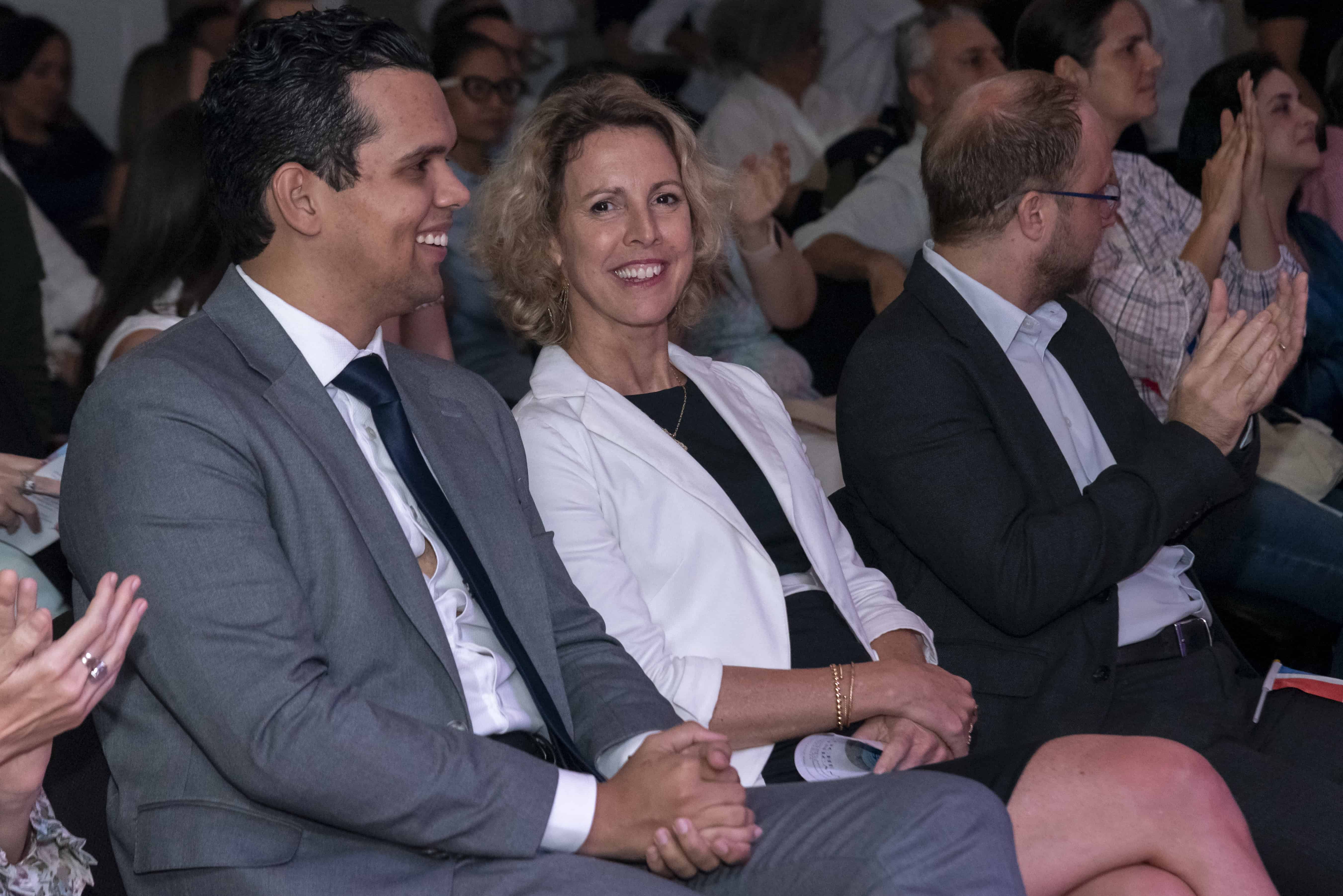 La embajadora Sonia Barbry destacó que el liceo es emblemático en la cooperación entre ambos países.