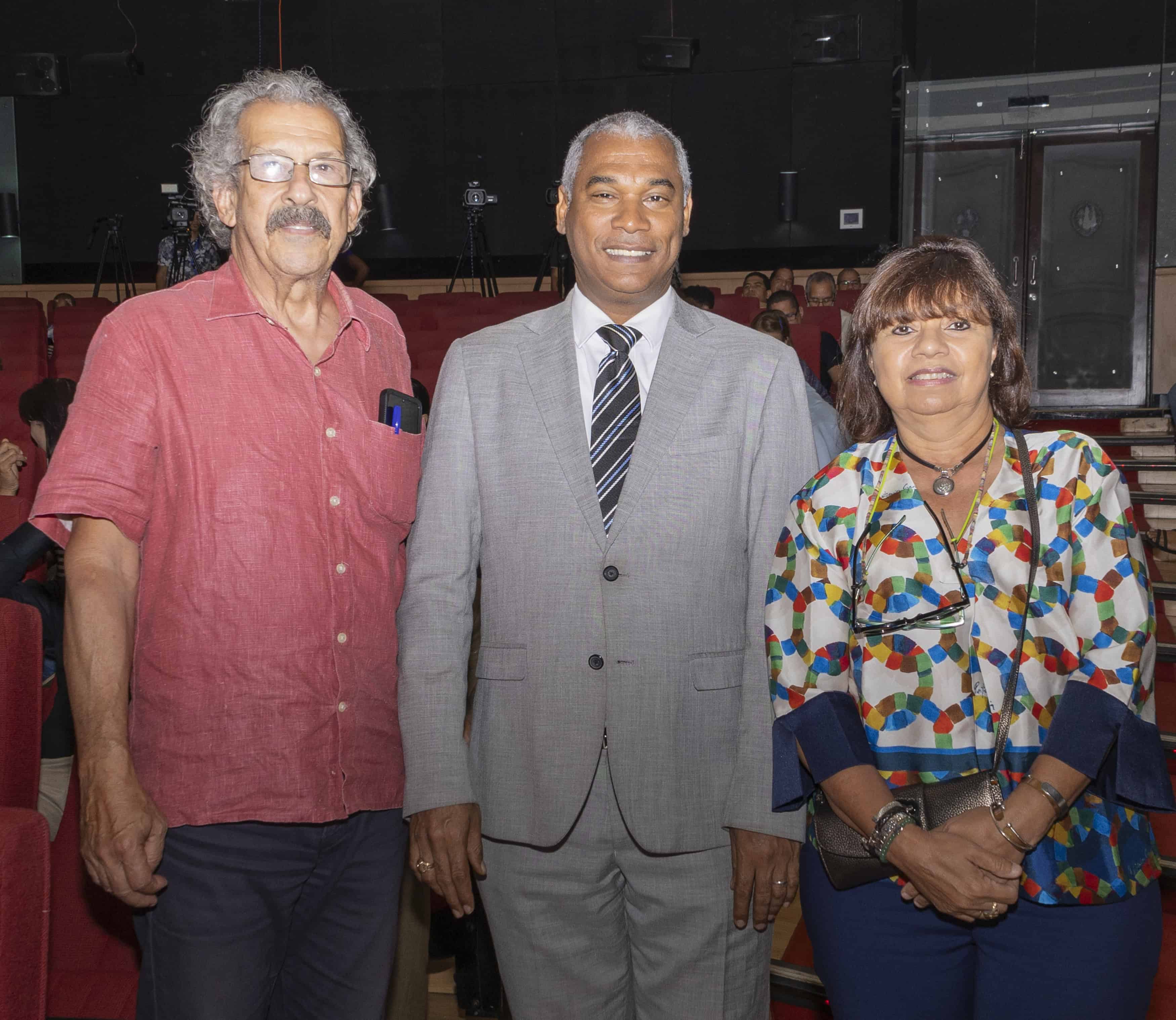 José Guerrero, Gerardo Roa Ogando y Ana Morún.
