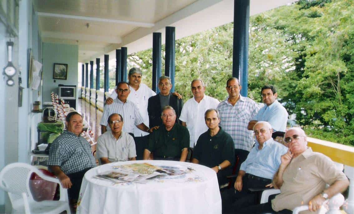 El nuevo papa León XIV con sus compañeros de la orden de los agustinos en República Dominicana. 