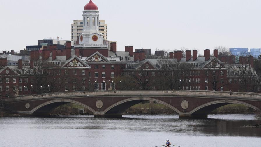 Cómo afectará la medida del gobierno de Trump a los estudiantes internacionales de Harvard Cómo afectará la medida del gobierno de Trump a los estudiantes internacionales de Harvard