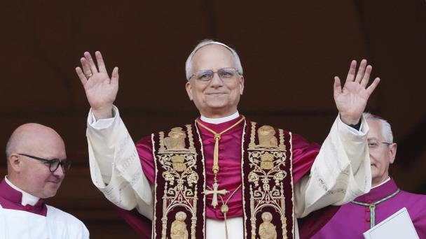 El papa León XIV trae esperanza a los fanáticos deportivos de Chicago y a los Knicks