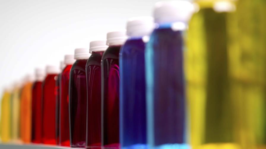 La FDA autoriza el uso de tres nuevos colorantes hechos de minerales, algas y pétalos de flores La FDA autoriza el uso de tres nuevos colorantes hechos de minerales, algas y pétalos de flores