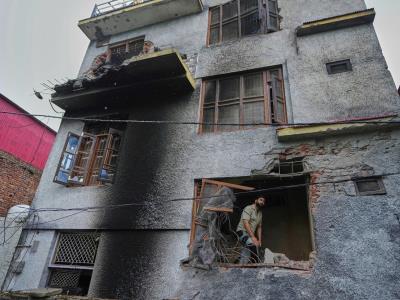 India y Pakistán intercambian intenso fuego de artillería