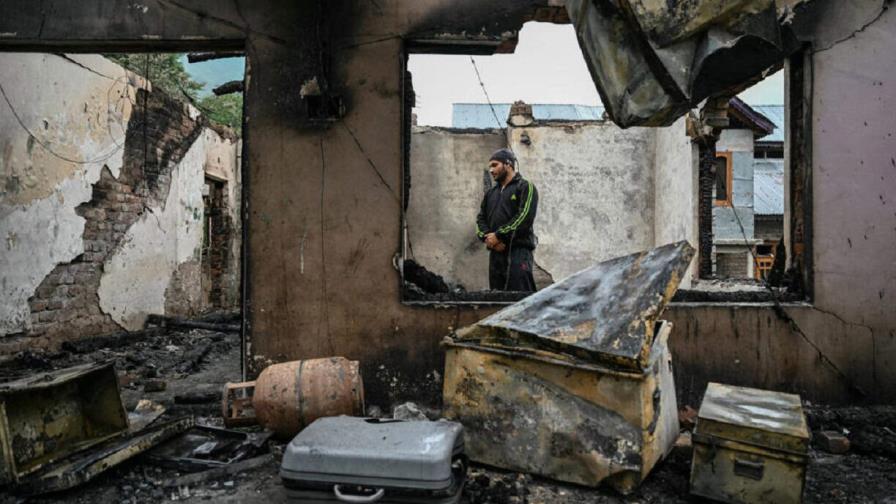 Continúan los enfrentamientos entre India y Pakistán mientras aumenta el número de muertos Continúan los enfrentamientos entre India y Pakistán mientras aumenta el número de muertos