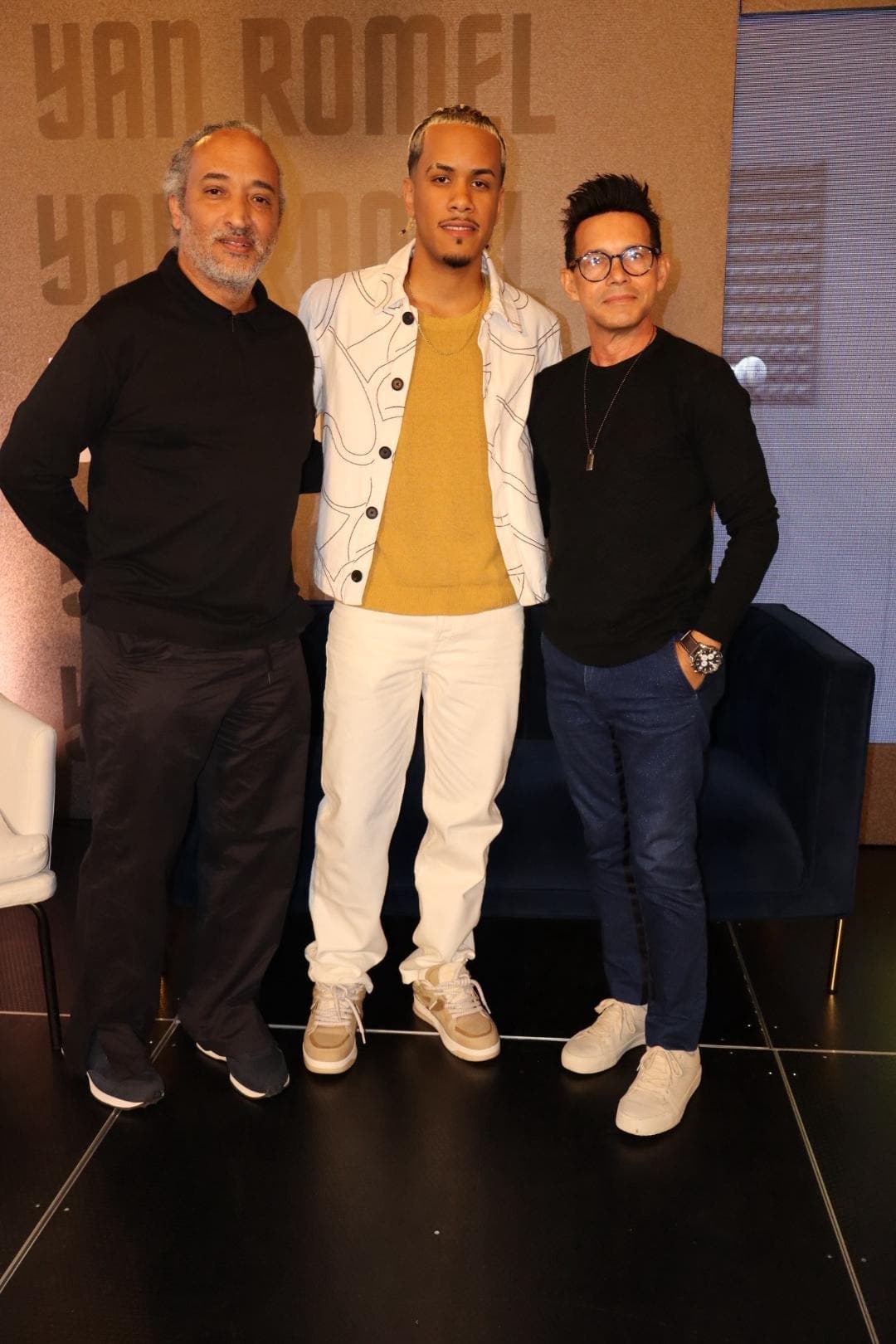 Frasier Hernández, Yan Romel y Miguel Braho en el encuentro con la prensa.