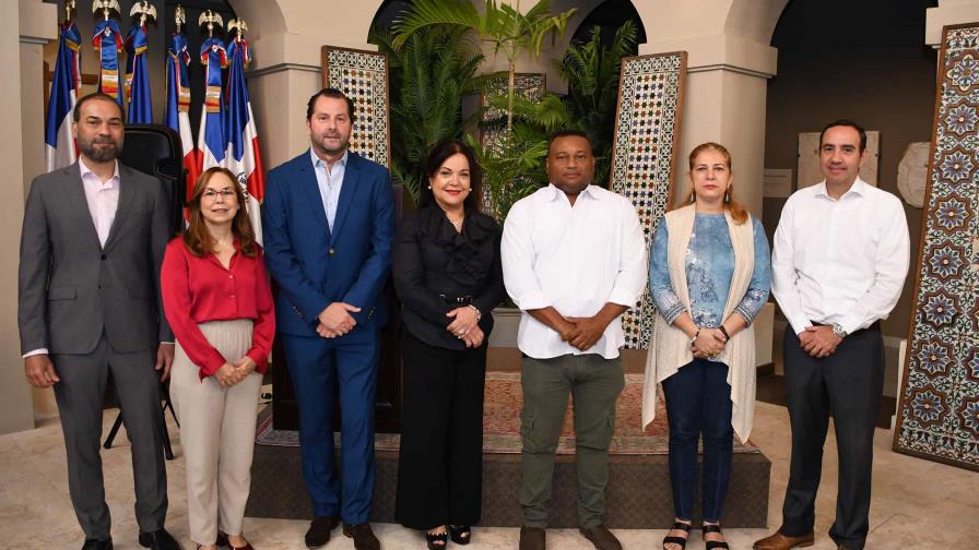 Realizan acuerdo de colaboración "Unidos por La Ciudad Colonial" Realizan acuerdo de colaboración "Unidos por La Ciudad Colonial"