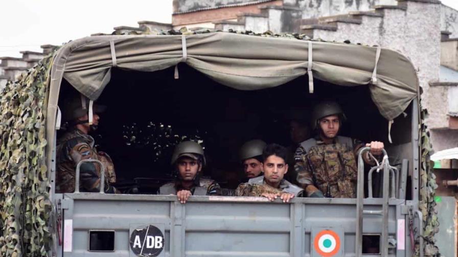 Pakistán acusa a India de violar su soberanía y llevar a ambos países al borde del conflicto armado Pakistán acusa a India de violar su soberanía y llevar a ambos países al borde del conflicto armado