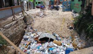 Obras inconclusas en cañada de barrio Loyola generan preocupación y molestias entre residentes Obras inconclusas en cañada de barrio Loyola generan preocupación y molestias entre residentes