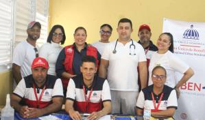 Fundación Unidos por Salcedo realizan operativo médico en Blanco Arriba