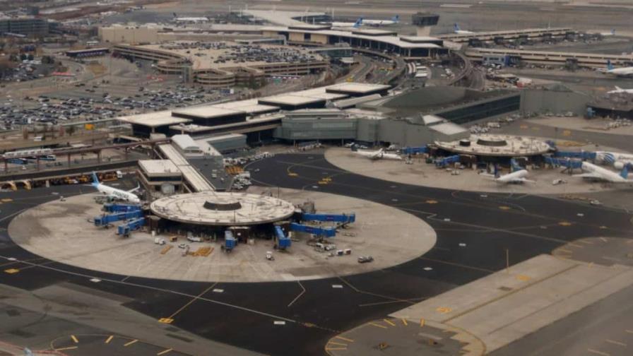 La Casa Blanca promete resolver fallos de control en aeropuerto de Newark tras otro apagón La Casa Blanca promete resolver fallos de control en aeropuerto de Newark tras otro apagón