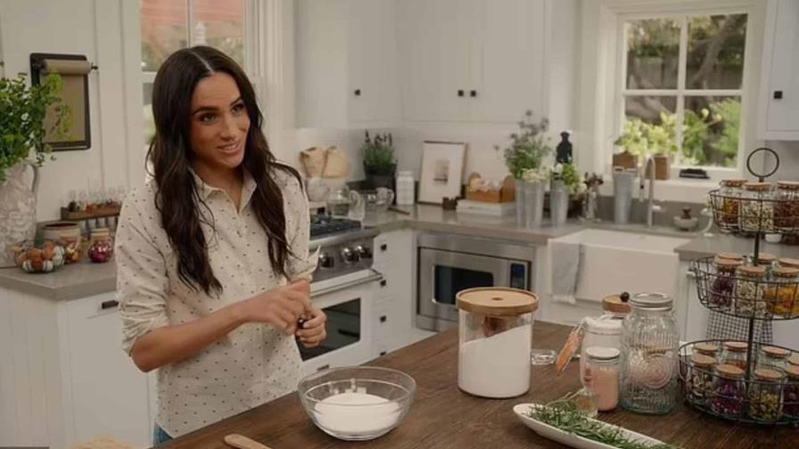 Mujer amenaza con demandar a Meghan Markle tras quemaduras por su receta casera de sales de baño Mujer amenaza con demandar a Meghan Markle tras quemaduras por su receta casera de sales de baño