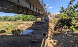 Alcalde de Dajab&oacute;n advierte posible tragedia por deterioro de puente fronterizo