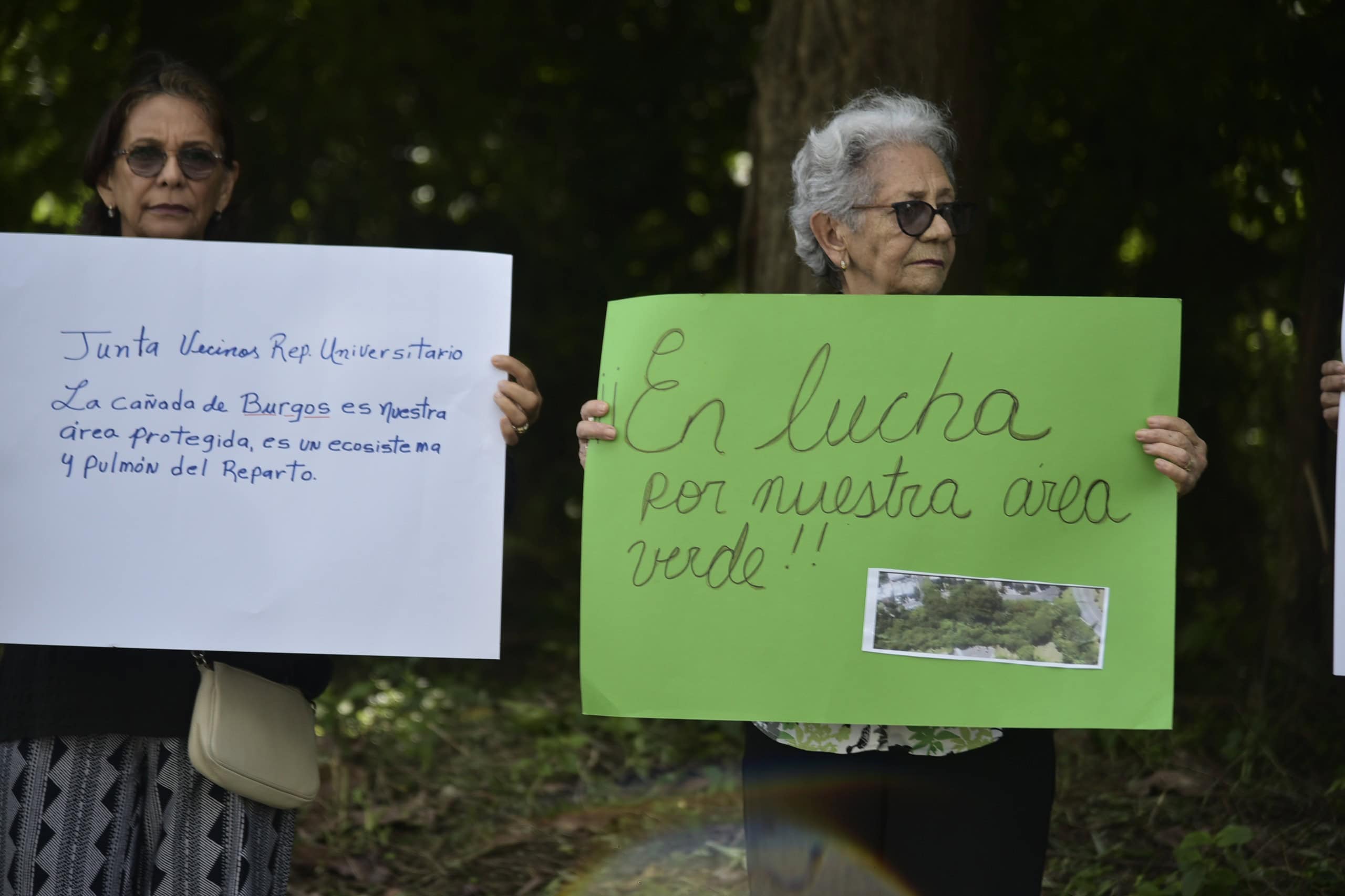 Residentes del sector Reparto Universitario lucha por conservas sus áreas verdes.