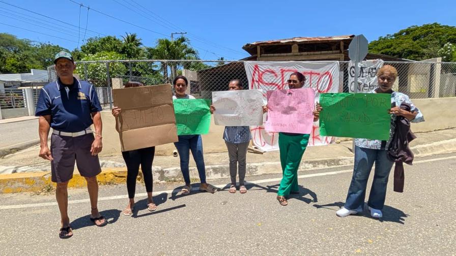Residentes de La Vigía, en Dajabón, protestan por el mal estado de su carretera principal Residentes de La Vigía, en Dajabón, protestan por el mal estado de su carretera principal