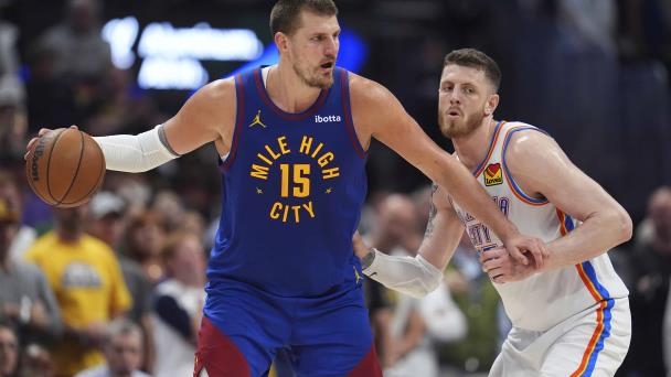 Denver sobrevive a un partidos desastrosa de Jokic y acorrala a Oklahoma