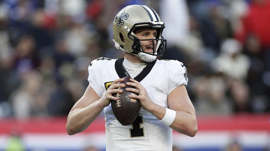 Derek Carr se retira debido a cambios degenerativos significativos en su hombro derecho Derek Carr se retira debido a cambios degenerativos significativos en su hombro derecho