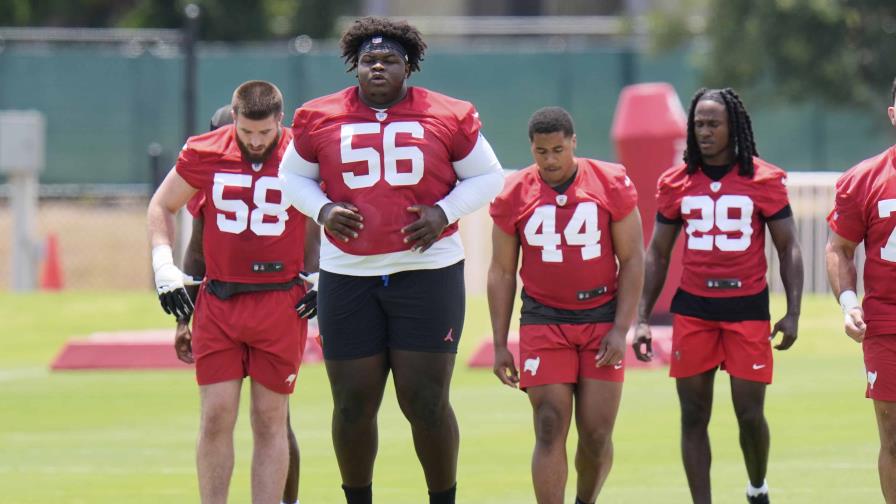 El novato Desmond Watson no quiere que su peso sea la historia con los Bucs El novato Desmond Watson no quiere que su peso sea la historia con los Bucs