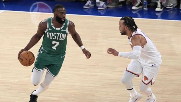 Celtics aplastan a Knicks y reducen ventaja de Nueva York a 2-1 en semifinales del Este