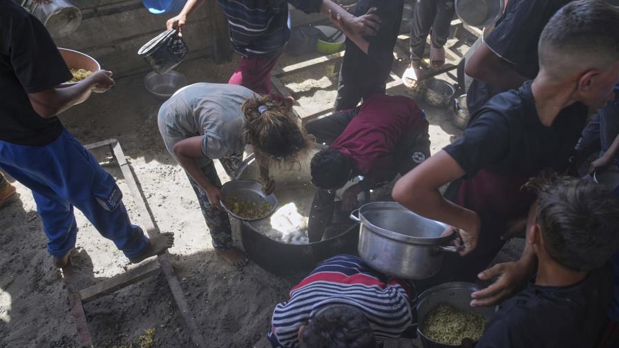 Ataques aéreos israelíes matan a 23 personas en Gaza; crece indignación por bloqueo de ayuda Ataques aéreos israelíes matan a 23 personas en Gaza; crece indignación por bloqueo de ayuda