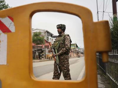 Pakistán ataca objetivos de India