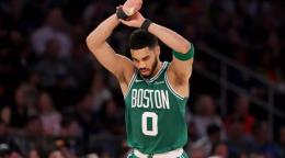 Jayson Tatum pone a los Celtics 2-1 y silencia a los 76ers