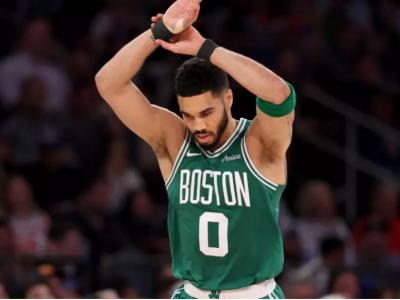 Celtics se ponen 2-1 ante 76ers liderados por Tatum
