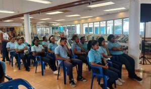 Estudiantes del Liceo Benito González participan en excursión de la Alianza Francesa Estudiantes del Liceo Benito González participan en excursión de la Alianza Francesa