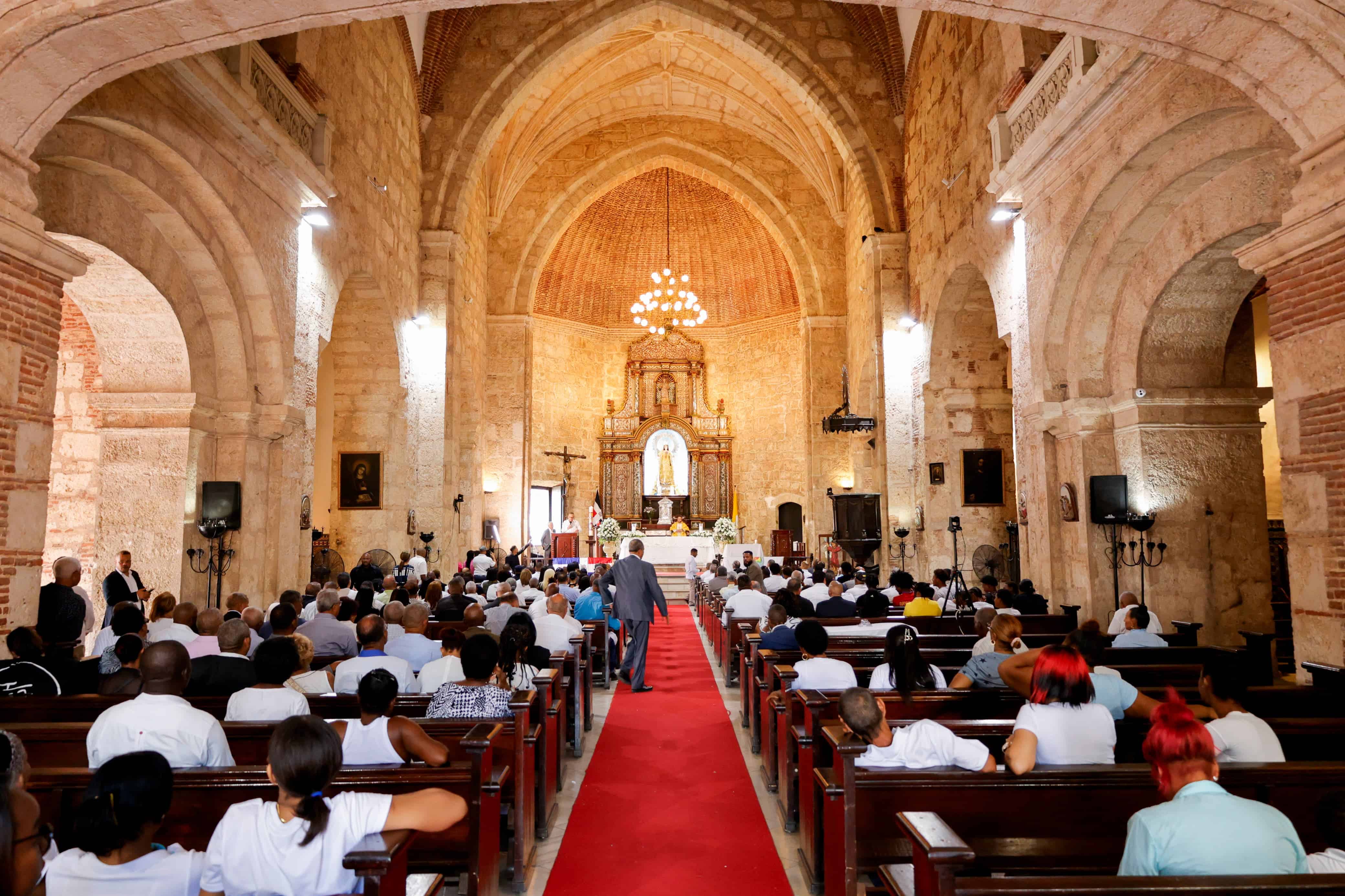 Durante la eucaristía, se recordó el legado de Peña Gómez legado como líder histórico y figura emblemática de la democracia dominicana.