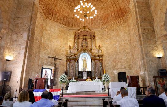 Rinden homenaje al legado de Peña Gómez en el 27 aniversario de su fallecimiento