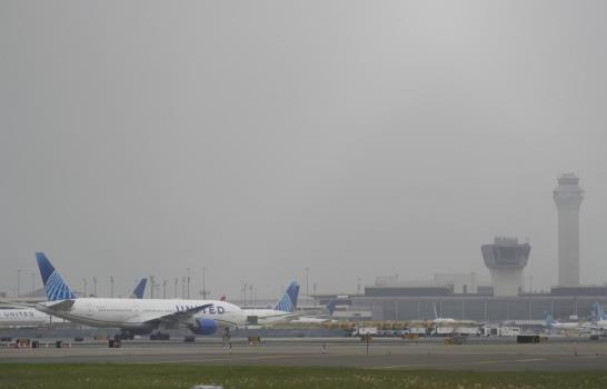 EE. UU. ordena inicio de reducción gradual de vuelos ante tensión en el sistema