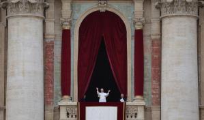 El papa León XIV clama por la paz en Ucrania y Gaza y pide escuchar a los jóvenes en su primer rezo