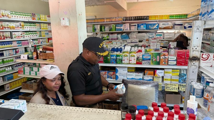 Decomisan más de diez millones de medicamentos irregulares en Salcedo Decomisan más de diez millones de medicamentos irregulares en Salcedo