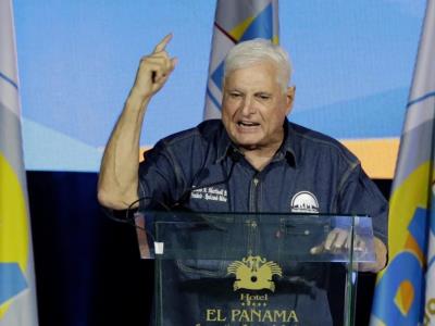 Expresidente Martinelli viaja asilado a Colombia al dejar Nicaragua