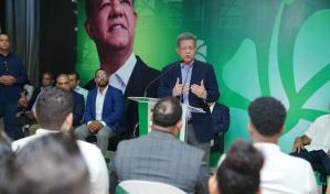 Abinader compartirá información sensible sobre la crisis migratoria con expresidentes, dice Leonel