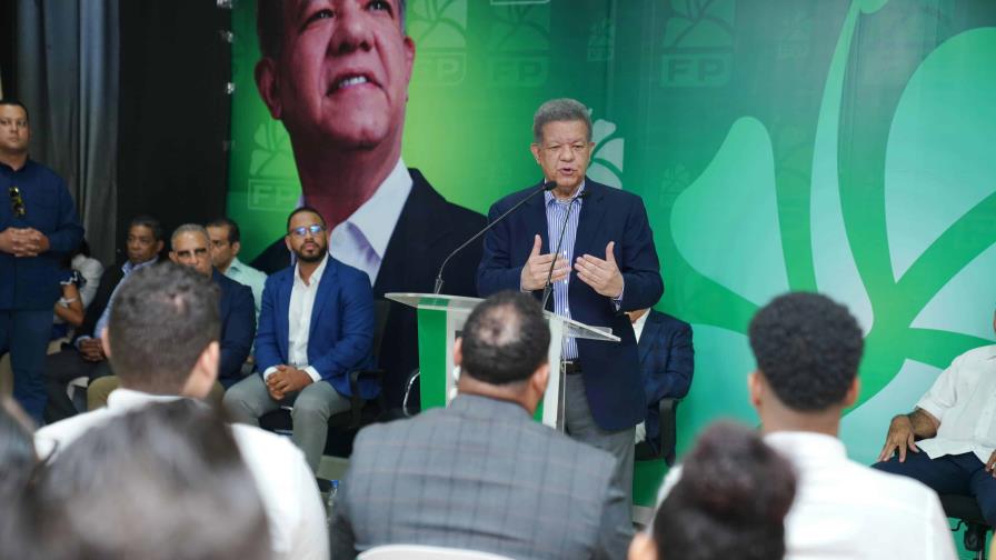 Abinader compartirá información sensible sobre la crisis migratoria con expresidentes, dice Leonel Abinader compartirá información sensible sobre la crisis migratoria con expresidentes, dice Leonel