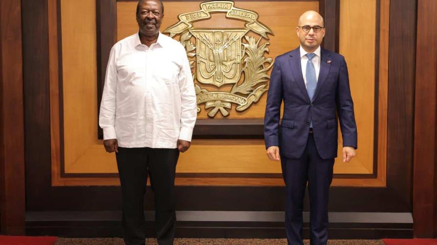 El canciller de Kenia visita República Dominicana y se reunirá con el presidente Abinader El canciller de Kenia visita República Dominicana y se reunirá con el presidente Abinader