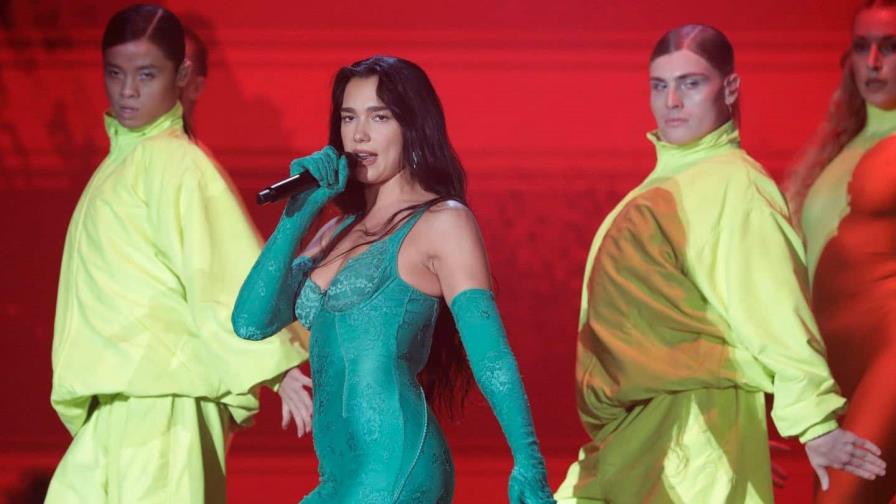 Dua Lipa se adueña de Madrid y canta Héroe de Enrique Iglesias Dua Lipa se adueña de Madrid y canta Héroe de Enrique Iglesias