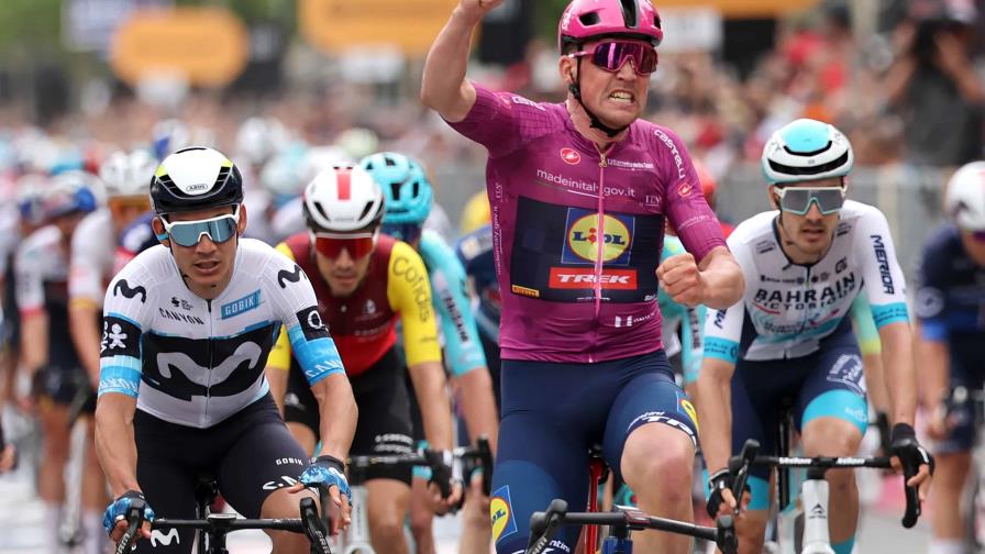 Pedersen vuelve a ganar y recupera el rosa en un Giro que se despide de Albania Pedersen vuelve a ganar y recupera el rosa en un Giro que se despide de Albania