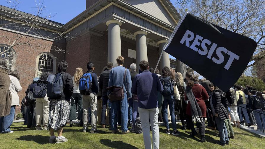 Trump ordena a las universidades revelar datos raciales para probar imparcialidad en admisiones