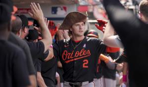 2 RBIs de Handley ayudan a los Orioles a vencer a los Angelinos 2 RBIs de Handley ayudan a los Orioles a vencer a los Angelinos