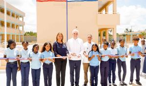 Ministro de Educación inaugura centro educativo en Villa Hermosa de La Romana
