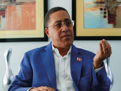 Roberto Herrera: Va a salir una licitación para reparar 1,300 escuelas