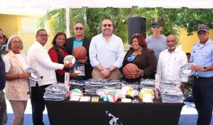 Inefi y los Dodgers remodelan canchas escolares en Guerra