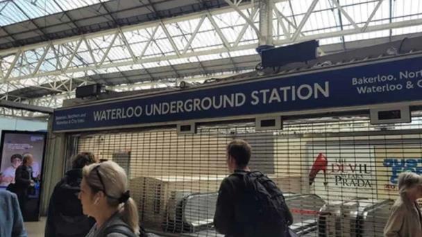 Un corte de electricidad en Londres provoca el cierre de varias líneas de metro